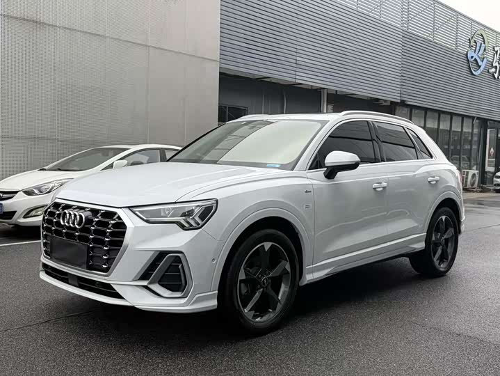 Фото 1 - Audi Q3