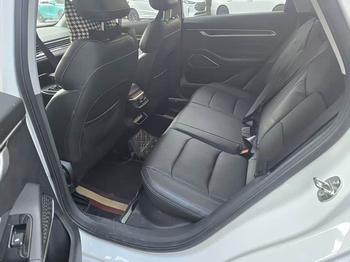 Фото 5 - Geely Emgrand