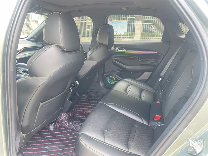 Фото 4 - Geely Preface