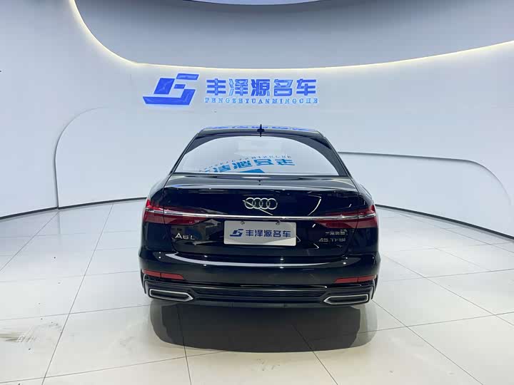 Фото 4 - Audi A6L