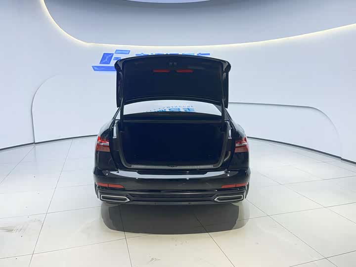 Фото 5 - Audi A6L