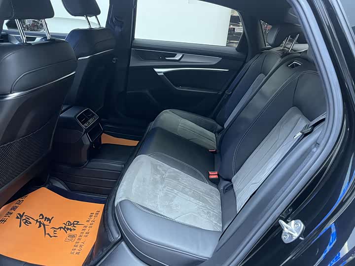 Фото 7 - Audi A6L