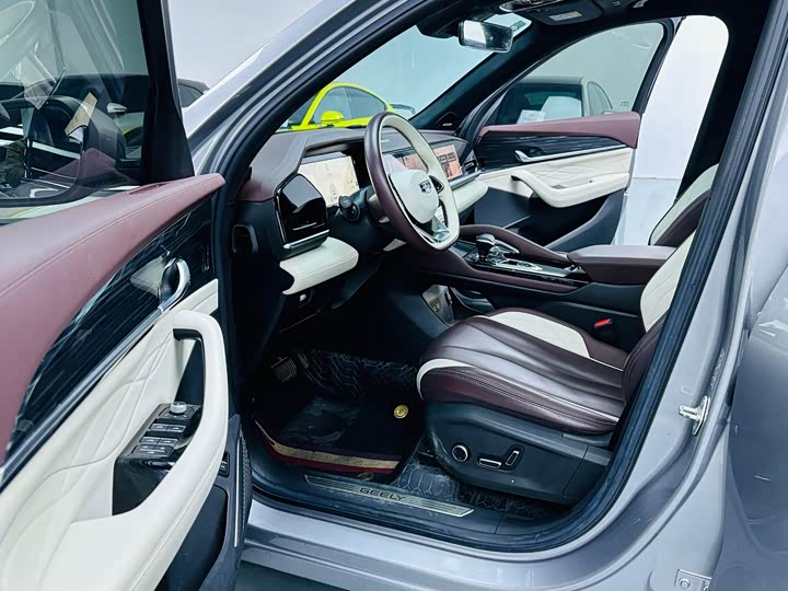 Фото 4 - Geely Monjaro