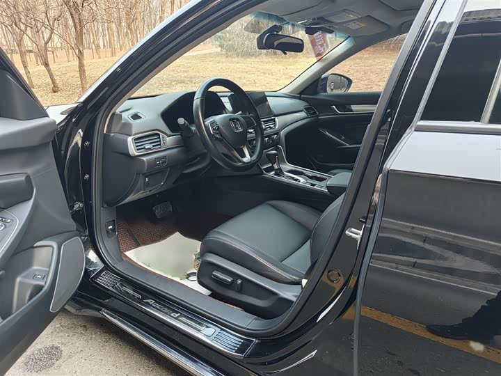 Фото 5 - Honda Accord