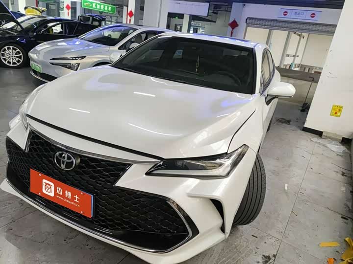 Фото 1 - Toyota Avalon