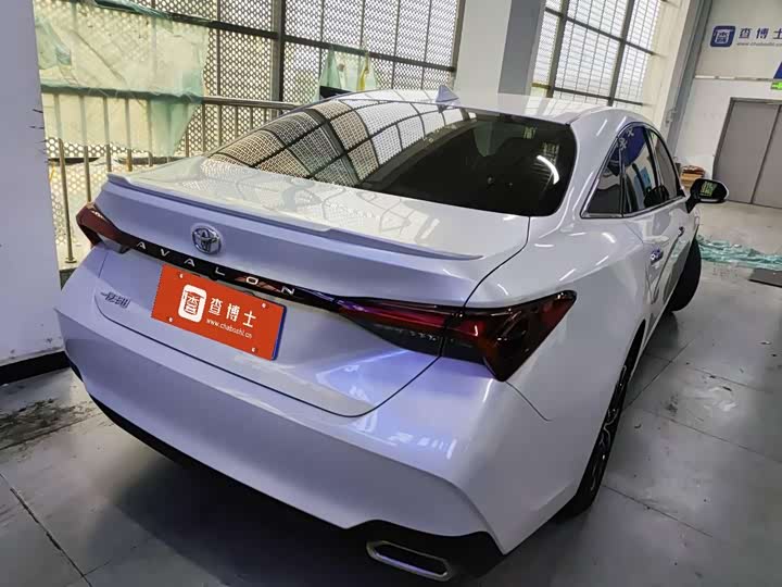 Фото 3 - Toyota Avalon