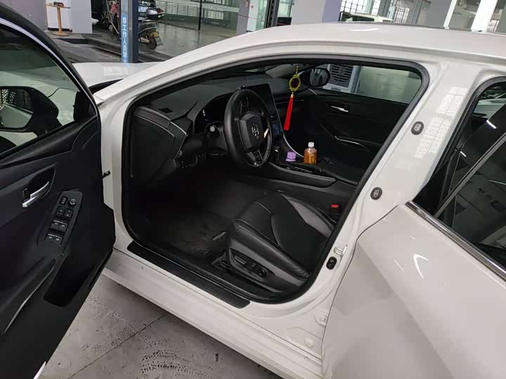 Фото 4 - Toyota Avalon