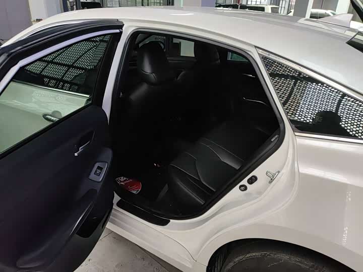 Фото 5 - Toyota Avalon