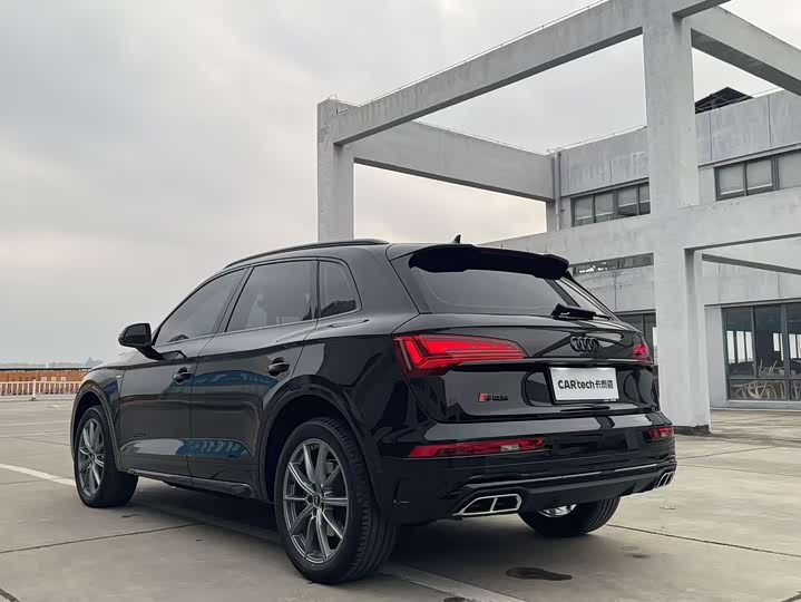 Фото 7 - Audi Q5L