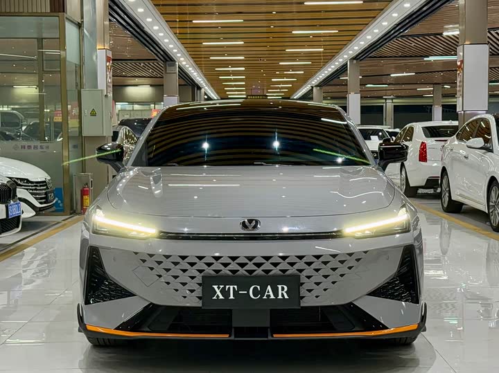 Фото 3 - Changan UNI-V