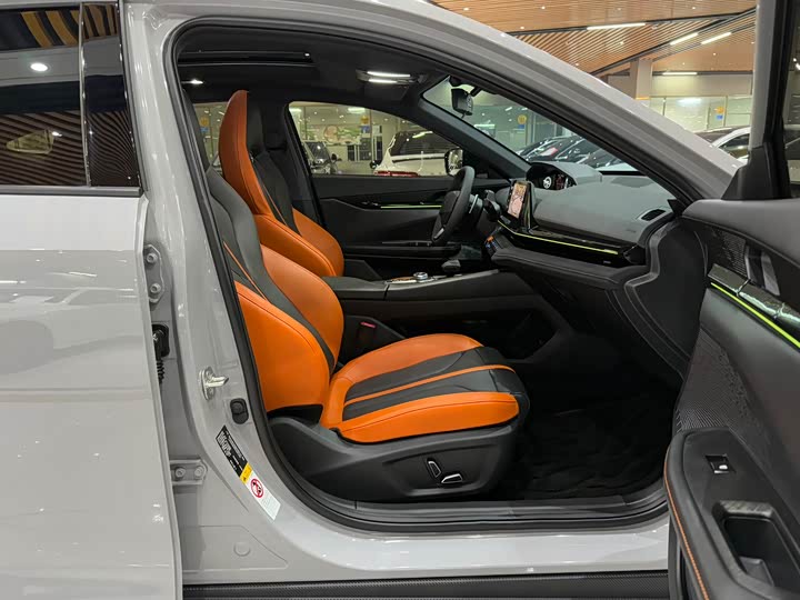 Фото 7 - Changan UNI-V