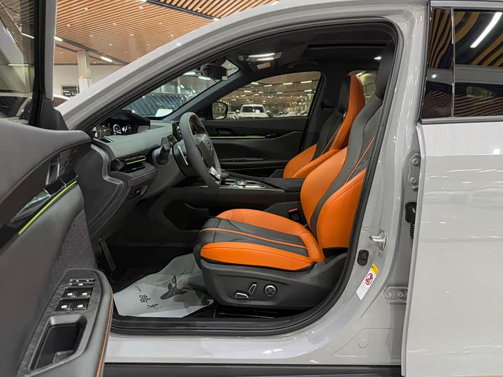 Фото 8 - Changan UNI-V