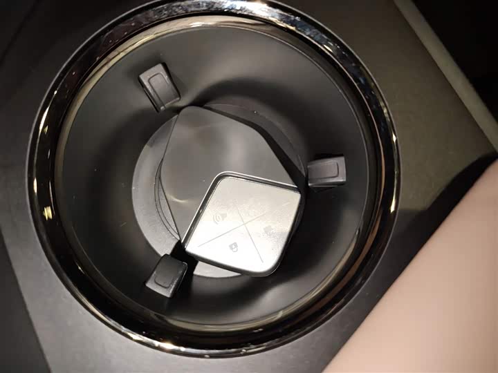 Фото 9 - Changan Deepal SL03