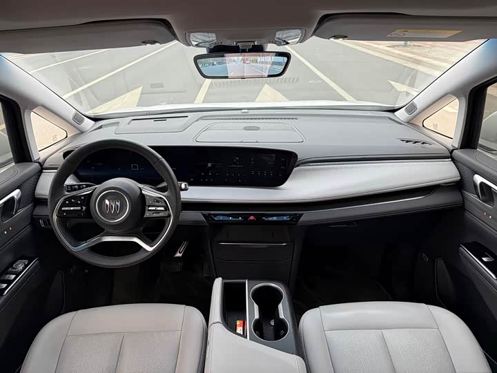 Фото 6 - Buick GL8 ES