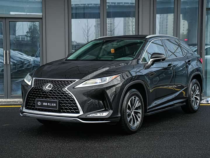 Фото 1 - Lexus RX