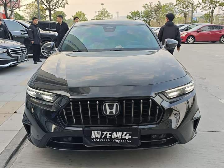 Фото 3 - Honda Inspire