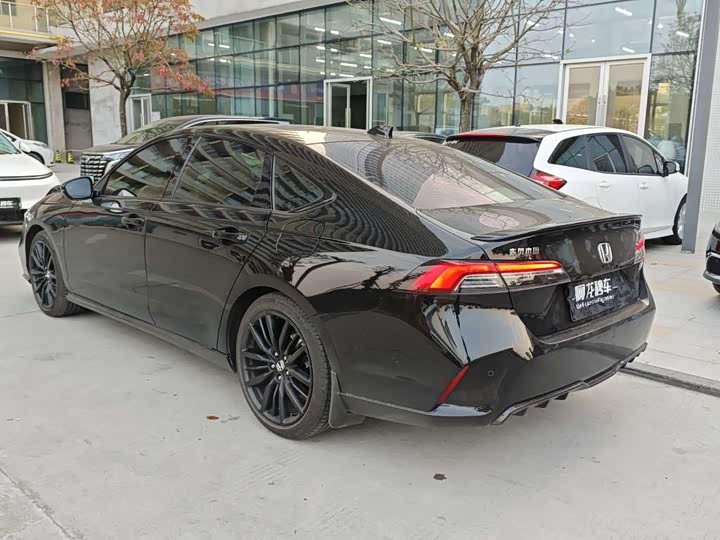 Фото 8 - Honda Inspire