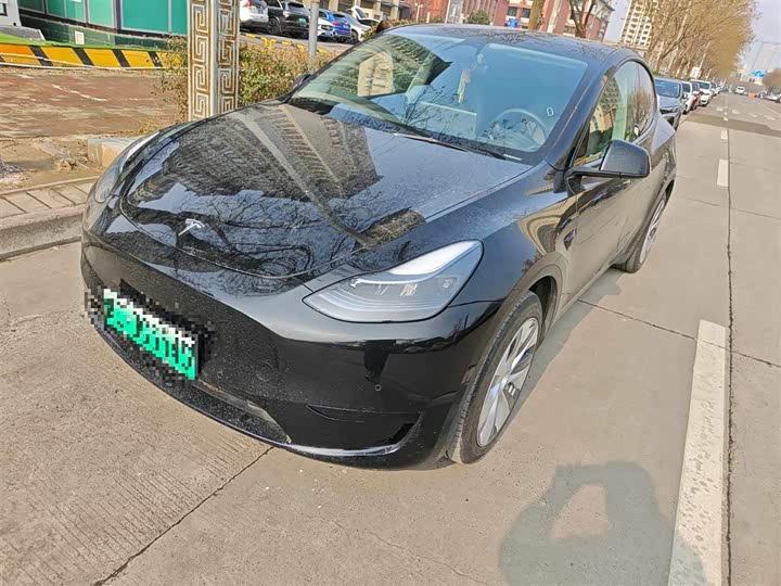 Фото 1 - Tesla Model Y