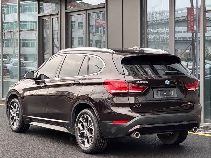 Фото 4 - BMW X1