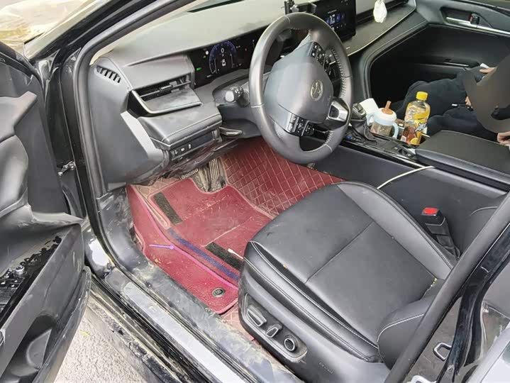 Фото 9 - Toyota Camry