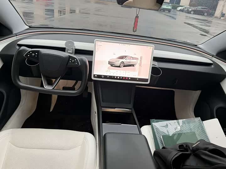 Фото 5 - Tesla Model 3