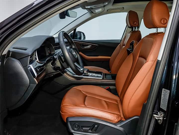 Фото 9 - Audi Q7