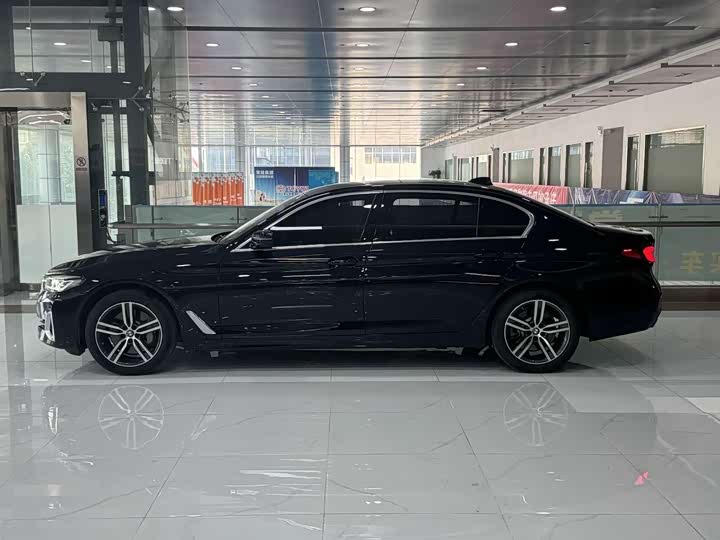 Фото 3 - BMW 5 Series