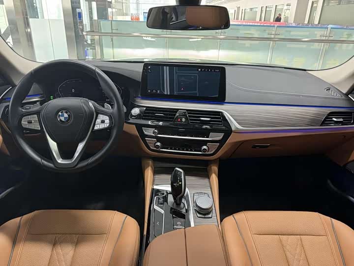Фото 9 - BMW 5 Series