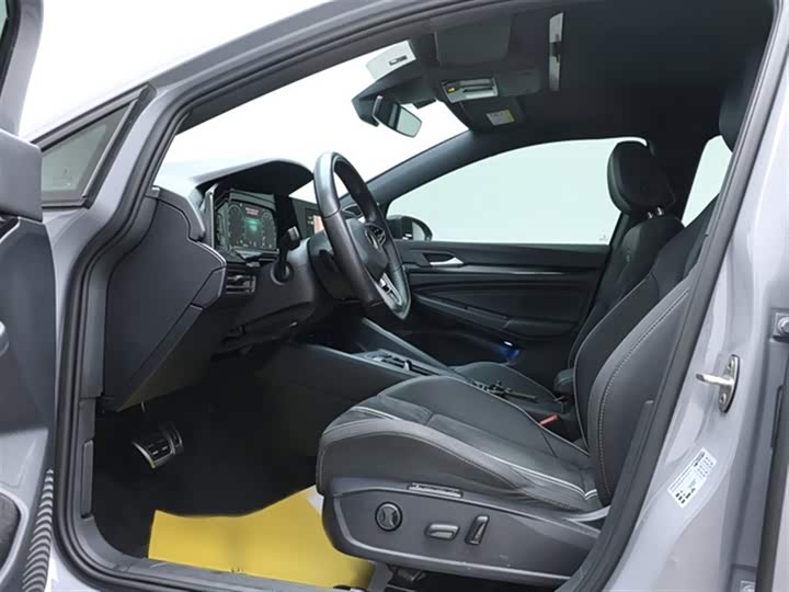 Фото 8 - Volkswagen Golf