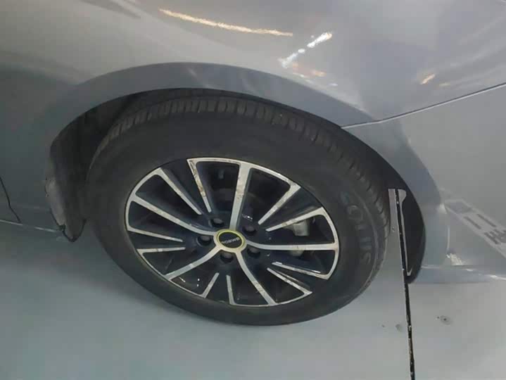 Фото 6 - Roewe i5