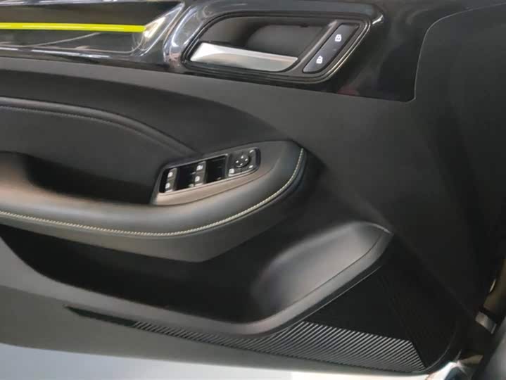 Фото 7 - Roewe i5