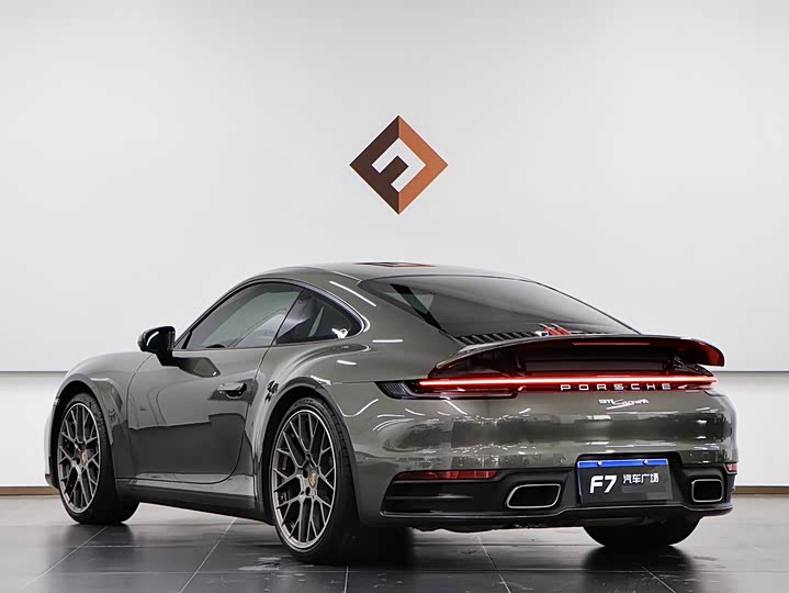 Фото 4 - Porsche 911