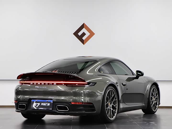 Фото 6 - Porsche 911