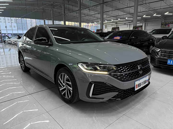 Фото 3 - Volkswagen Lavida