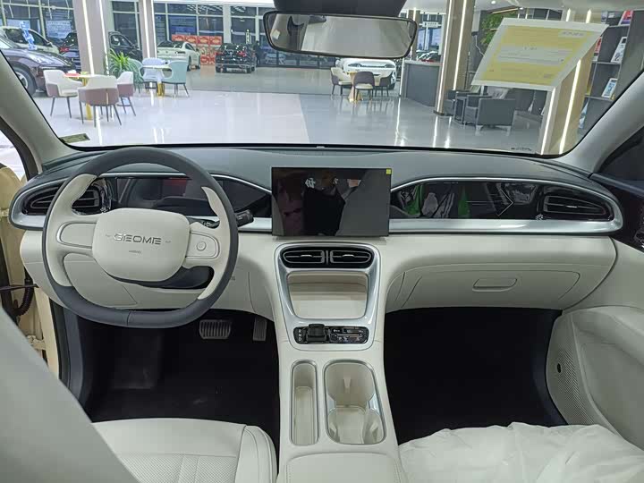 Фото 9 - Geely Galaxy Geome