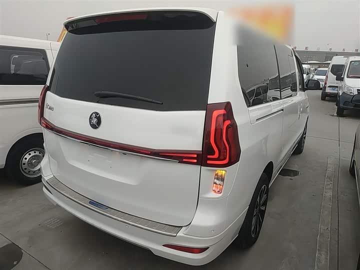 Фото 7 - Dongfeng Forthing M7