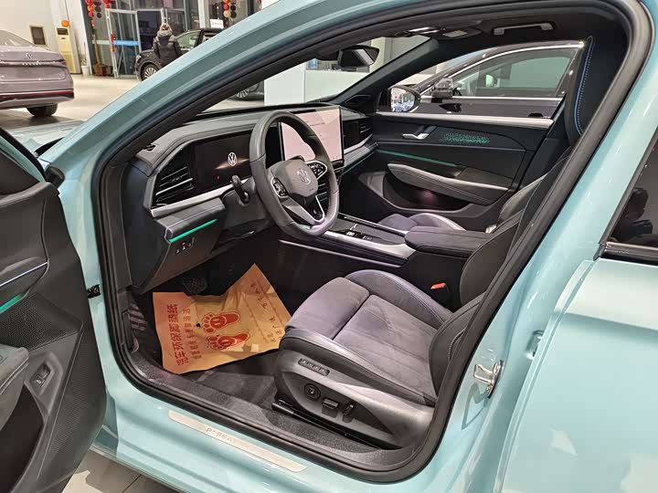 Фото 4 - Volkswagen Passat