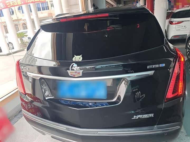 Фото 6 - Cadillac XT5