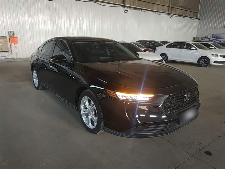 Фото 4 - Honda Accord