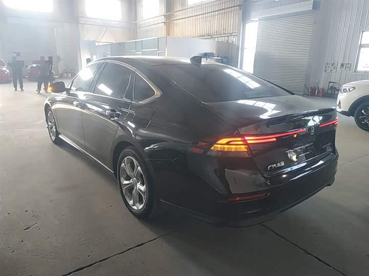 Фото 5 - Honda Accord