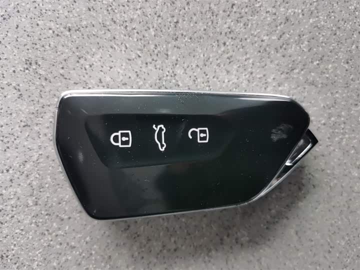 Фото 9 - Volkswagen Passat