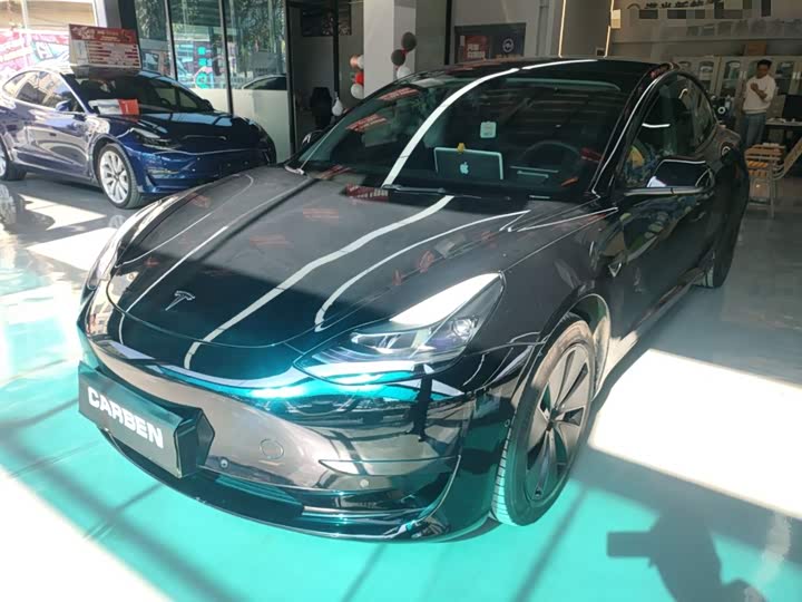 Фото 1 - Tesla Model 3