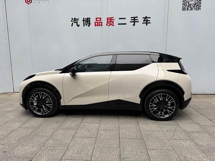 Фото 4 - Zeekr X