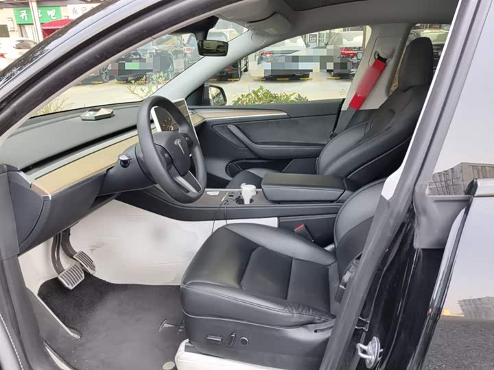 Фото 8 - Tesla Model Y