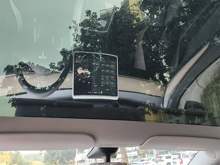 Фото 9 - Tesla Model Y