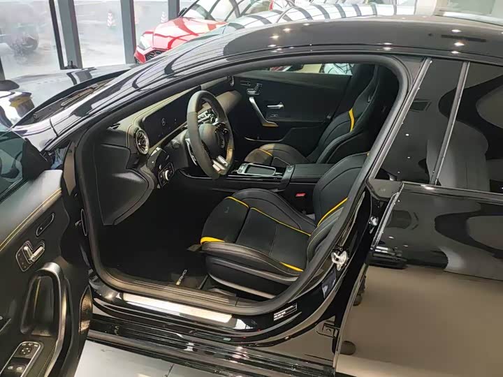 Фото 2 - Mercedes-Benz CLA-Class AMG