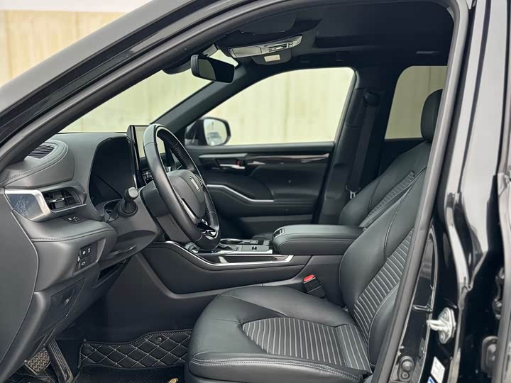 Фото 4 - Toyota Crown Kluger