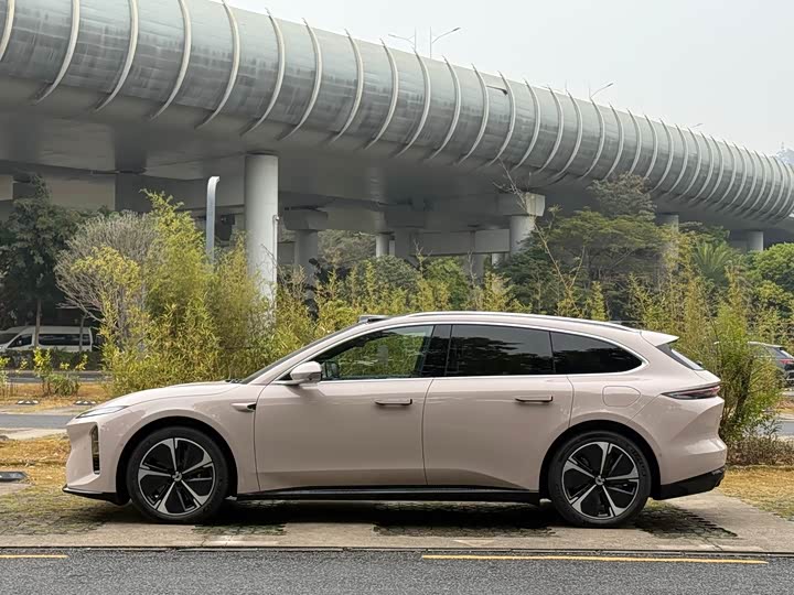 Фото 3 - Nio ET5T