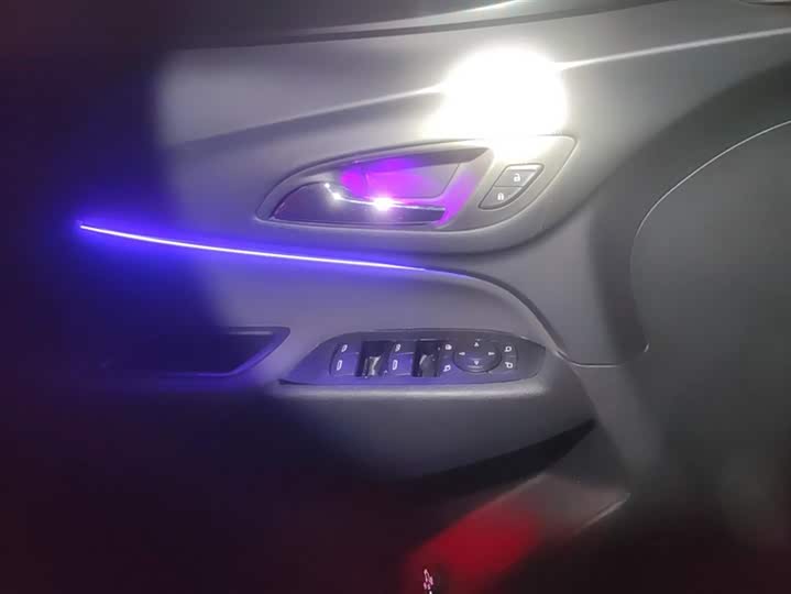 Фото 7 - Chevrolet Equinox