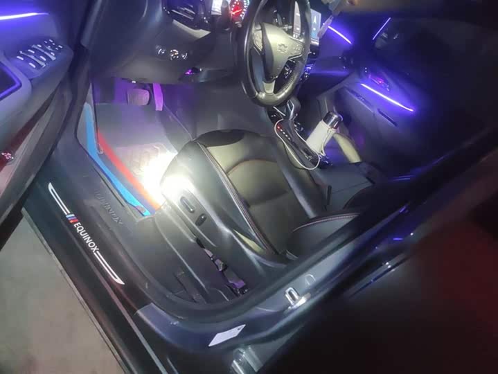 Фото 9 - Chevrolet Equinox